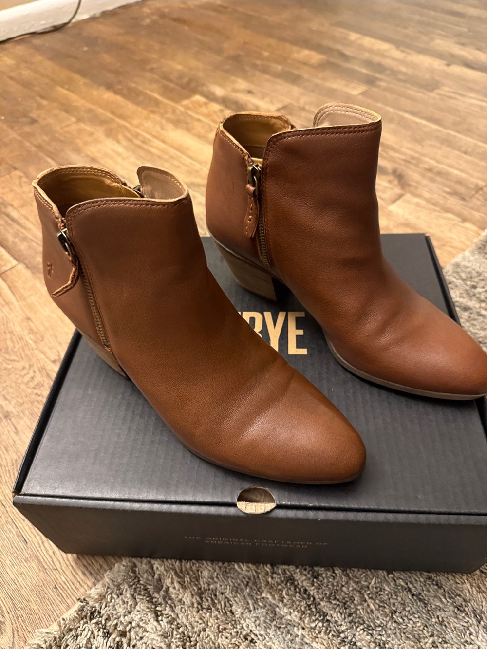 FRYE AND CO. Tan Brown Leather Ankle Boots with Side Zip